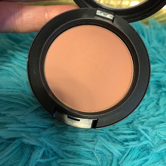 3 Sincere MAC Blush - Picture 1 of 5